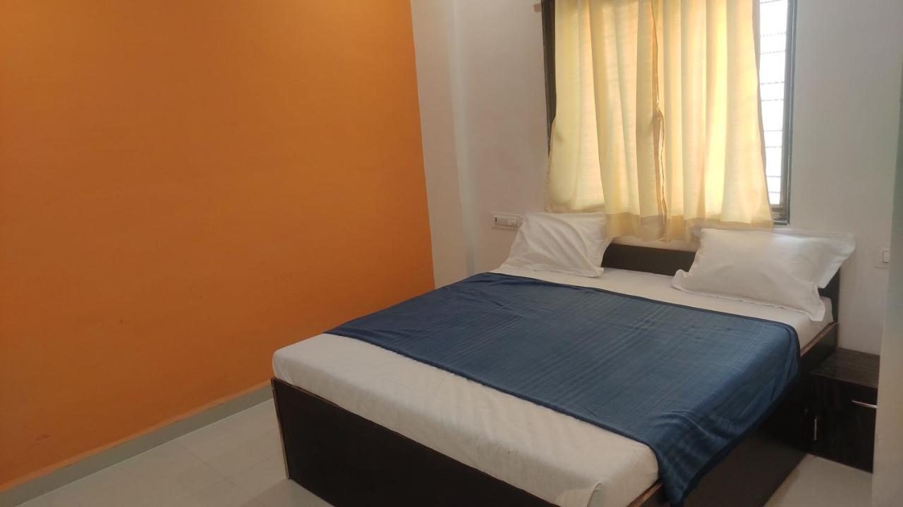 Hotel Sai Santosh Ширди Екстериор снимка